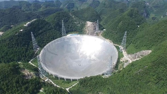 الصين توسّع آفاقها البحثية بفضل أكبر تلسكوب في العالم