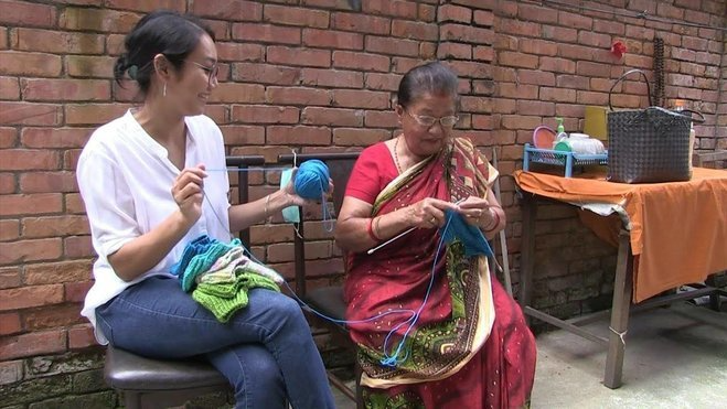 قطع حرفيّة مصنوعة بأيدي مسنّين تروي قصصا من النيبال