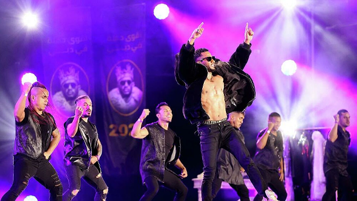 محمد رمضان يشكر شرطة دبي بعد تعرضه لموقف خلال حفله الأخير