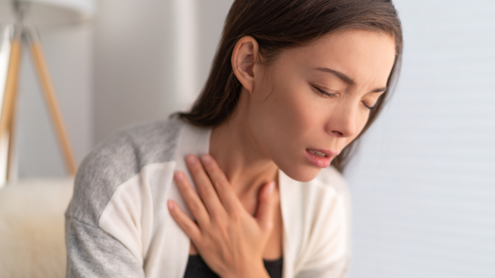 ما هي أسباب ضيق التنفس عند الأكل؟ - فيديو