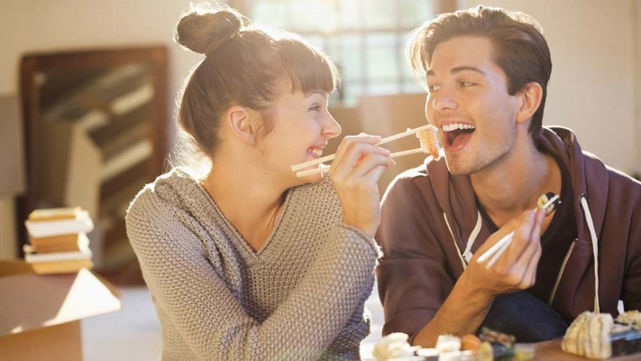 متى يكون الدلال بين الأزواج مبالغ فيه؟ - فيديو