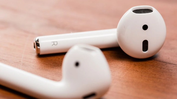 خطوات بسيطة لـ تنظيف السماعات الاسلكية