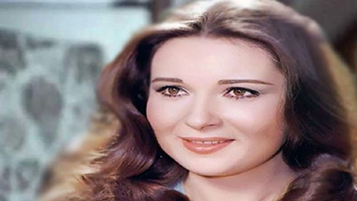 الفنانة المعتزلة نورا في أحدث ظهور لها بعد غياب طويل - صور