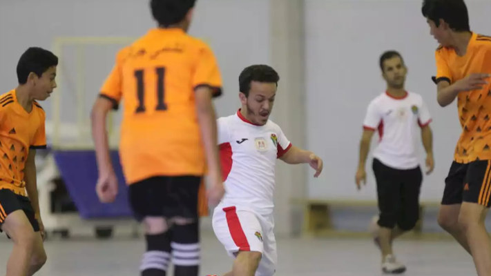 فريق كروي أردني لـ"قصار القامة" - فيديو