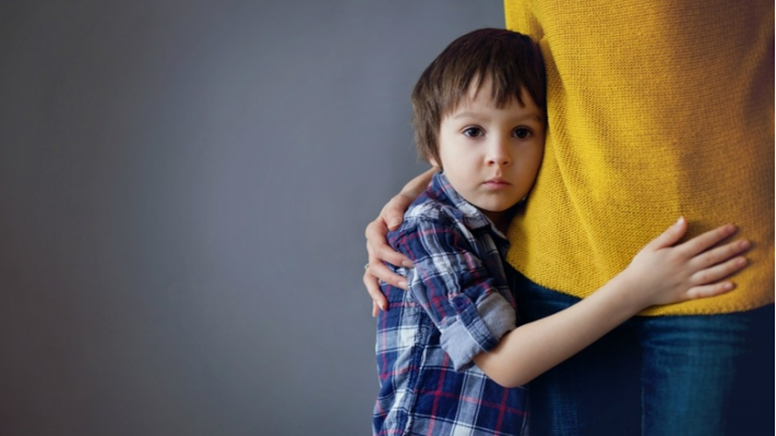 متى يستطيع الطفل مواجهة المواقف الصعبة؟ - فيديو