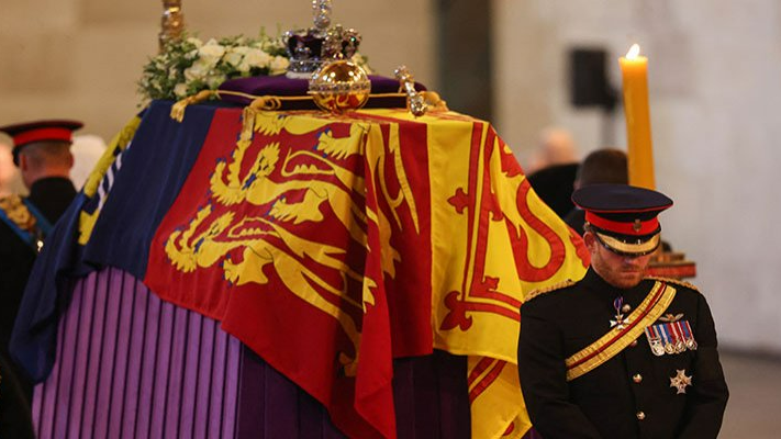 الوداع الأخير .. جنازة كبيرة وحضور عالمي لـ تشييع الملكة إليزابيث