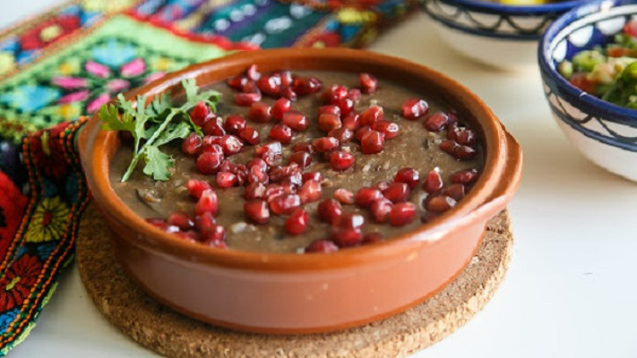 طريقة عمل الرمانية بالشكل التقليدي - فيديو