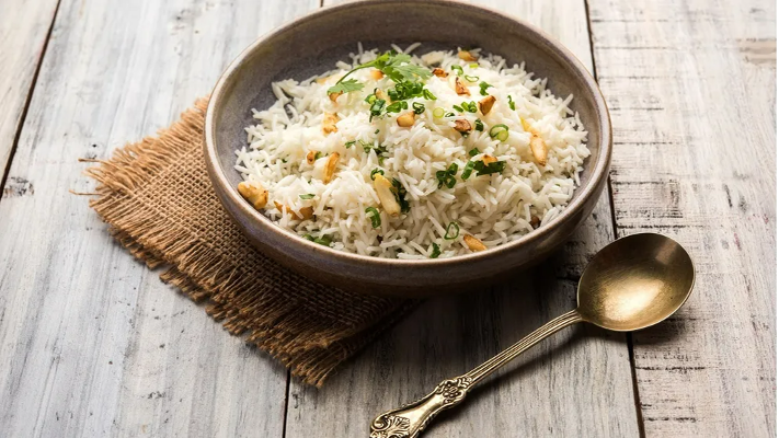 وصفة أرز مع الدجاج بنكهة جوز الهند - فيديو