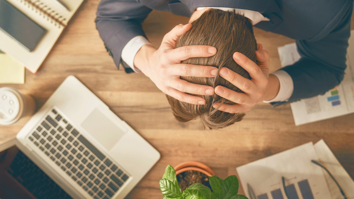 دراسة: تقليص عدد ساعات العمل يعزز رفاهية الموظفين - فيديو