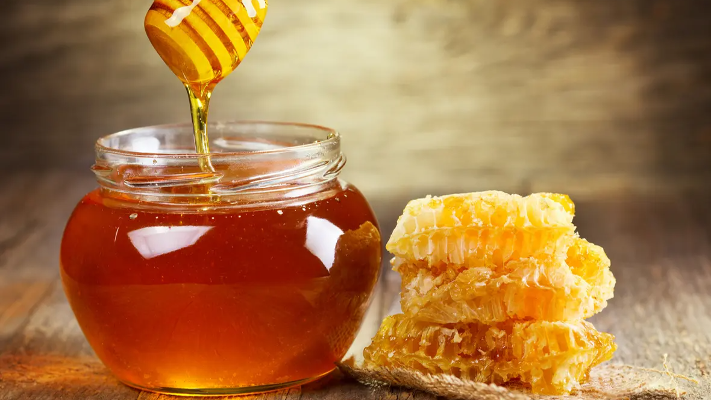 الدراسات تُؤكد: العسل هو الصديق الأول للقلب