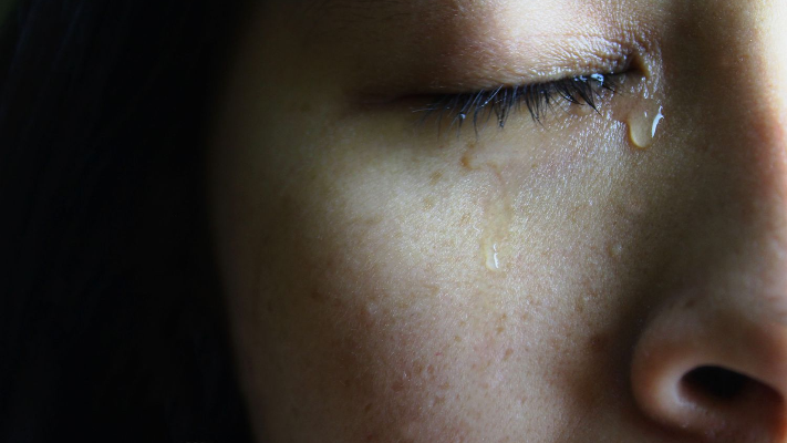 أكثر من 5 حقائق علمية مدهشة لا تعرفها عن البكاء