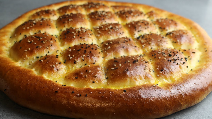خبز البيدا يحتل مكانة خاصة على موائد الأتراك في شهر رمضان