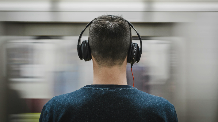 هل تسرق سماعات الأذن بياناتك الشخصية؟