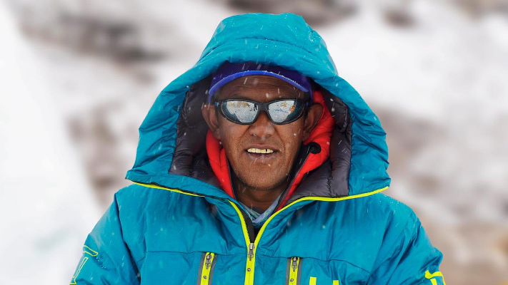 رجل يتسلق قمة جبل إيفرست للمرة الـ 29!