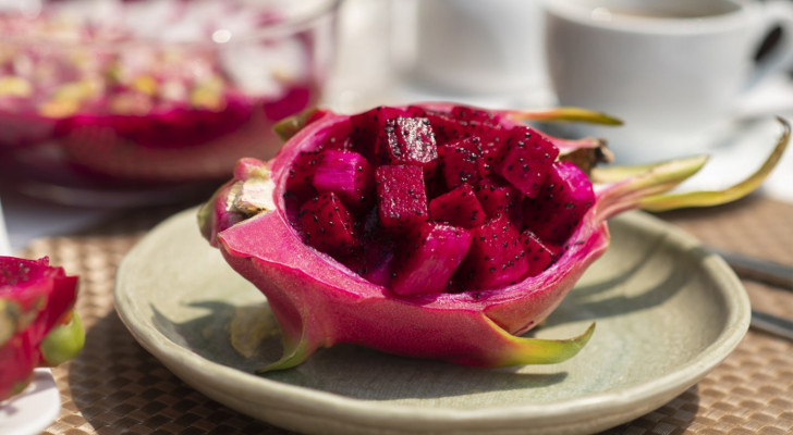 6 فواكه تساعدك على التخلص من الإمساك والانتفاخ بسرعة!