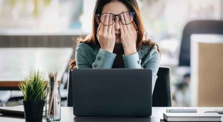 بيئة عمل أم سجن؟ شركة تفرض قوانين صارمة على موظفيها!