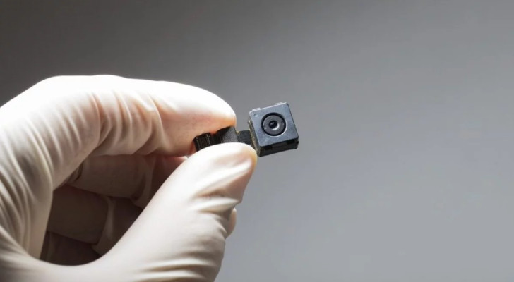 طرق مبتكرة للكشف عن الكاميرات المخفية في الفنادق وأماكن الإقامة!