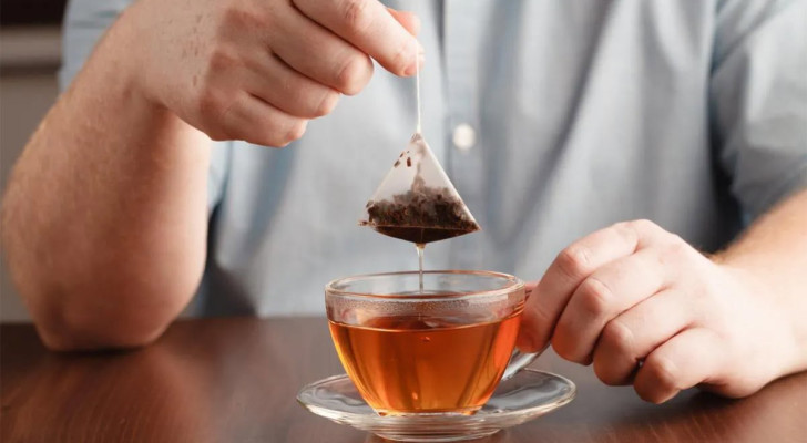 أكياس الشاي البلاستيكية قد تشكل خطرا على صحتك .. اكتشف الحقيقة!