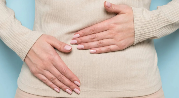 علامات سرطان تظهر عند النساء أثناء تناول الطعام .. احذري هذه الإشارات!