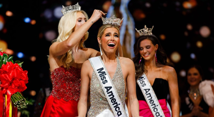 طالبة تمريض تخطف لقب ملكة جمال أمريكا