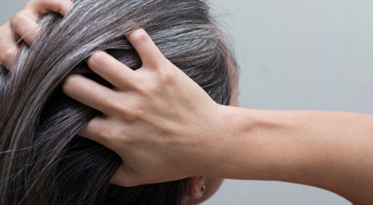 ليس فقط الإجهاد والتوتر .. أسباب غير متوقعة للشيب المبكر!