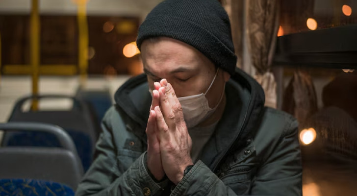 خبراء الصحة يقولون أن الإنفلونزا أخطر من كوفيد هذا الشتاء .. ما الأسباب؟