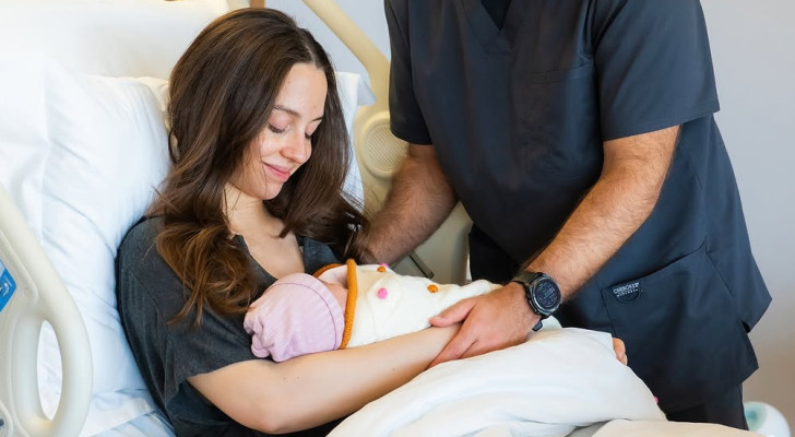 "أمينة" .. حفيدة جديدة تملأ قصر الهاشميين دفئا وسعادة