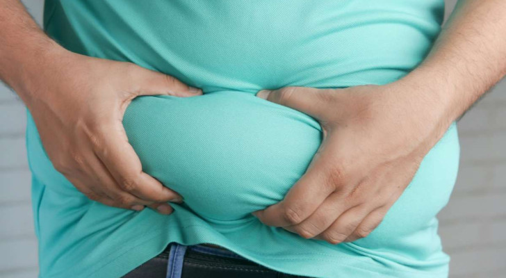 رغم الصيام .. لماذا يزداد الوزن عند البعض في رمضان؟