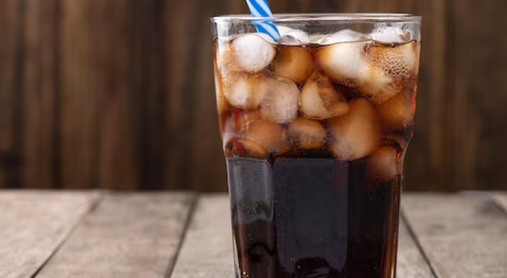 أضرار تناول المشروبات الغازية على الإفطار في رمضان