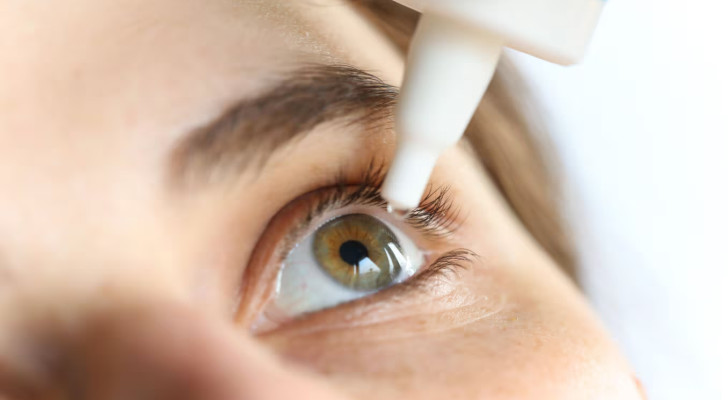 قطرة العين لا تفطر.. طرق بسيطة لمكافحة الجفاف في رمضان