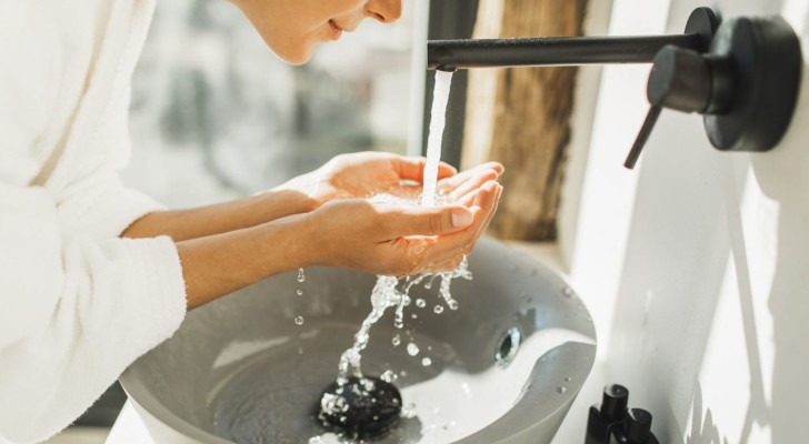 أيهم أفضل لغسل الوجه: الماء البارد أم الساخن؟