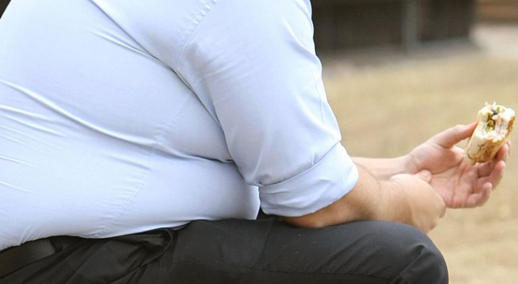 تجنبها .. 3 أطعمة تعيق فقدان الوزن بعد سن الخمسين
