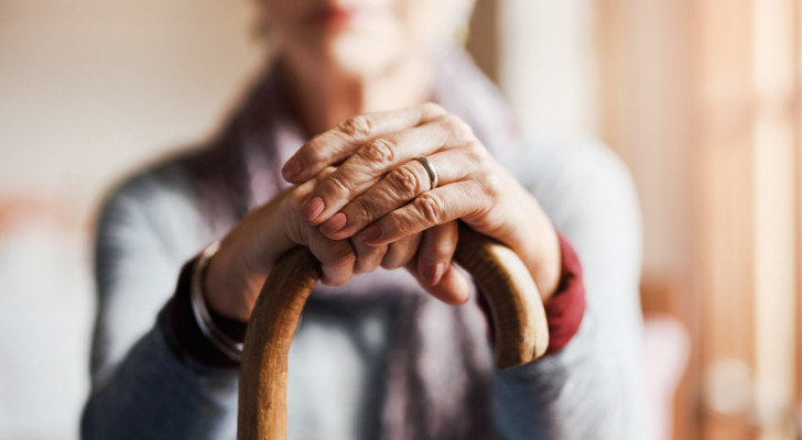 لماذا تعيش النساء عمرا أطول من الرجال؟ .. إليكم السبب