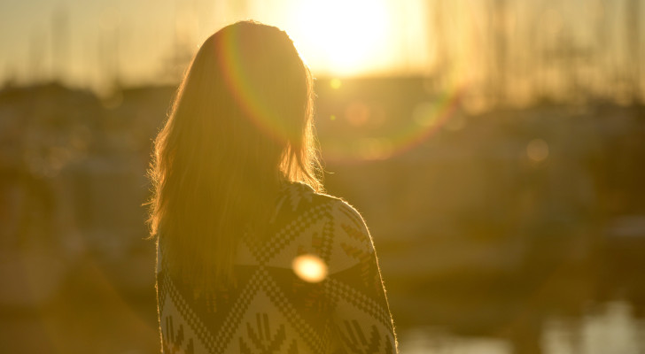 هل تشعر بالحنين إلى الماضي؟ هذه العاطفة قد تكون سر صحتك النفسية!