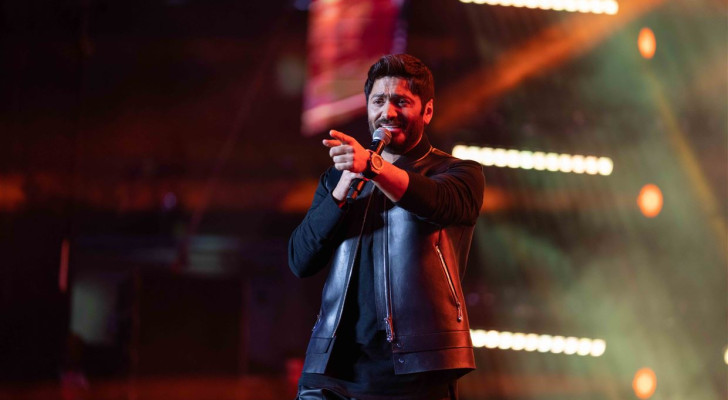 انهيار سور خلال حفل تامر حسني في مصر يسفر عن إصابة العشرات - صور