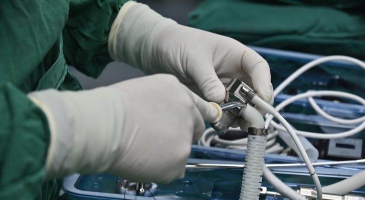 إنجاز طبي مذهل: زراعة أصغر قلب صناعي في العالم لطفل عمره 7 سنوات!