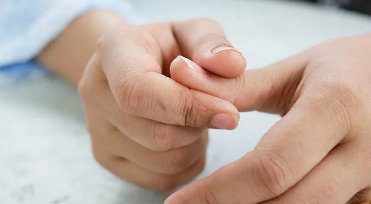 احذر... حركة بسيطة في أصابعك قد تكشف خللا خطيرا في رئتك!