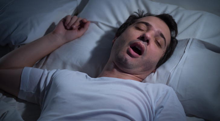 كيف تعرف أنك تعاني من انقطاع النفس أثناء نومك؟