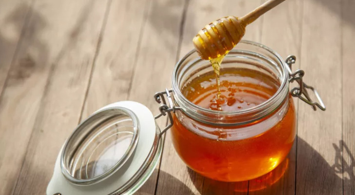 كيف تميز العسل الطبيعي من المغشوش؟ خدع شائعة عليك الحذر منها!