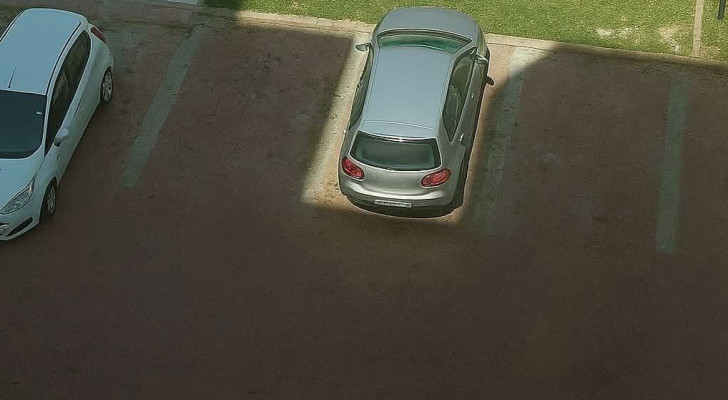 تحت عنوان"لما يكون النحس متفصل على مقاسك": صورة طريفة تشعل السوشيال ميديا!
