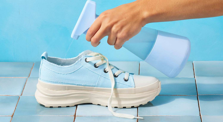 كيف تتخلص من رائحة الأحذية الكريهة؟ حيل مجربة وفعالة