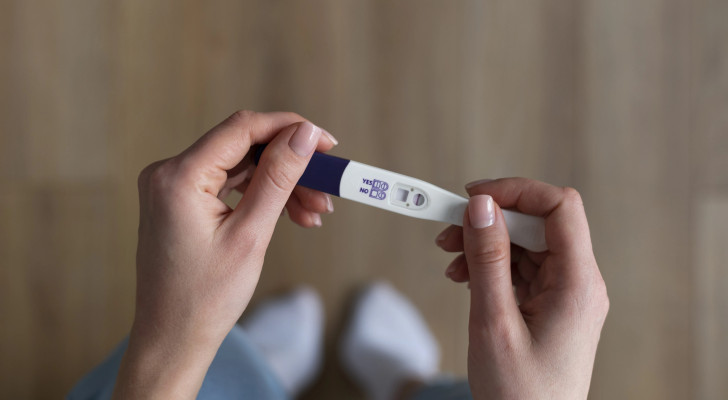 فحص الحمل في البيت: متى وكيف تحصلين على نتائج دقيقة؟