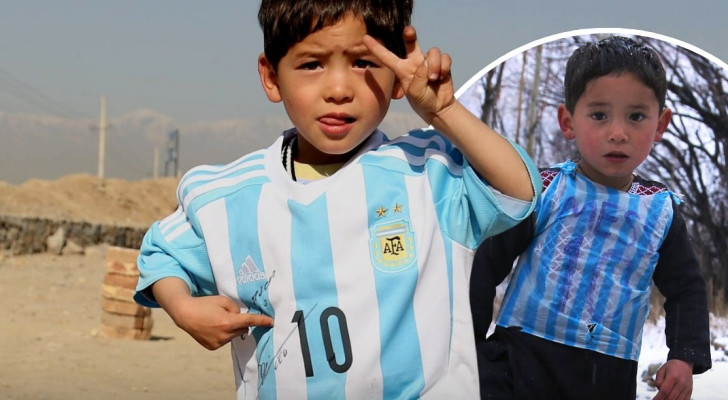 بعد أن صنع قميص ميسي بيديه من كيس بلاستيكي .. فاجأه اللاعب الأرجنتيني بهدية ثمينة