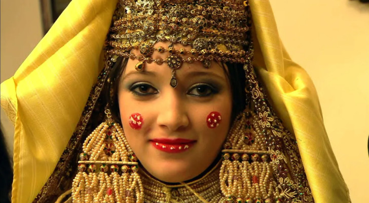 بلدة جزائرية تفرض غرامة على حفلات الزواج بعد الساعة السابعة!