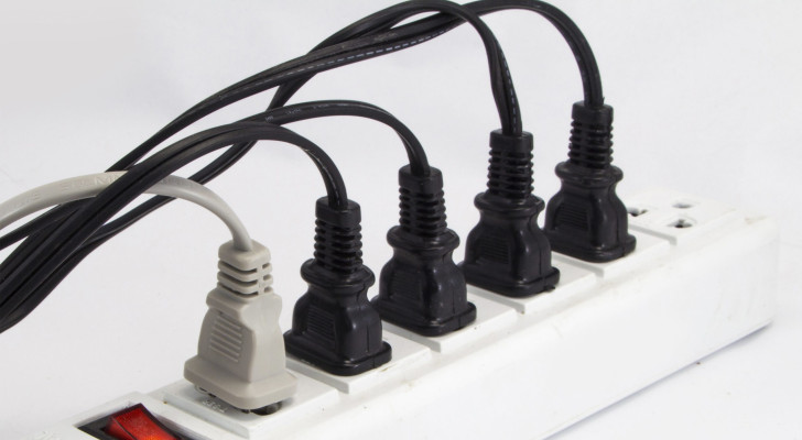 احذر! 5 أجهزة منزلية لا توصلها أبدا بالوصلة الكهربائية