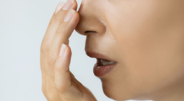 لا تتجاهلها .. رائحة الفم الكريهة صباحا تفضح شيئا لا تعرفه عن صحتك!