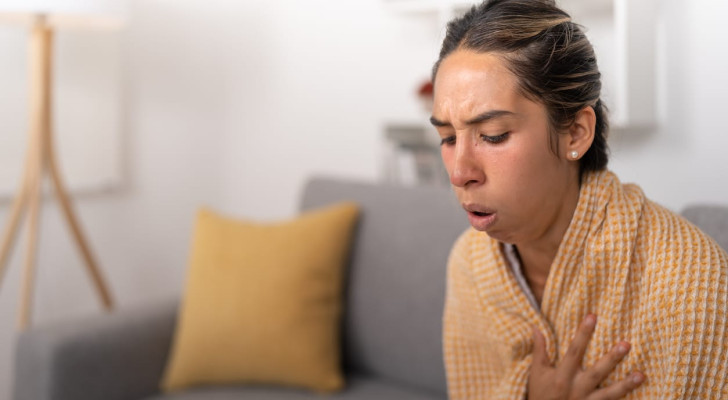 ثلاث خطوات بسيطة لتخفيف السعال في المنزل بمكونات طبيعية