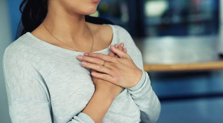 خروج الحليب من الثدي رغم عدم الحمل.. متى يجب أن تقلقي؟