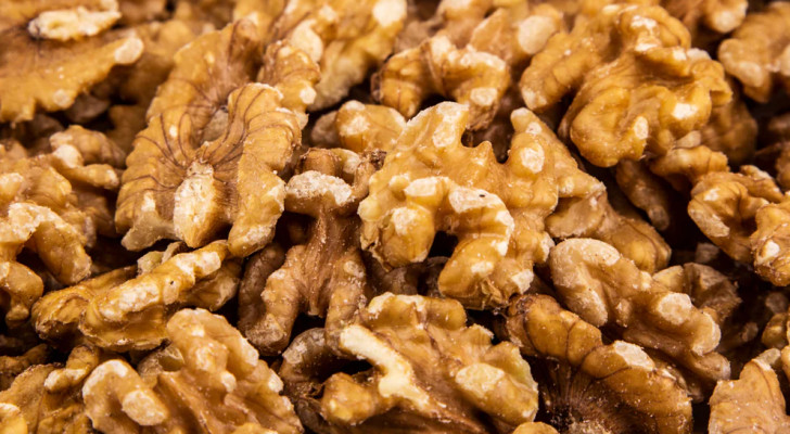 ماذا سيحدث إذا تناولت الجوز على معدة فارغة صباحا؟