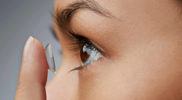 العلماء يبتكرون شريحة إلكترونية تحت شبكية العين تعيد البصر لملايين المرضى